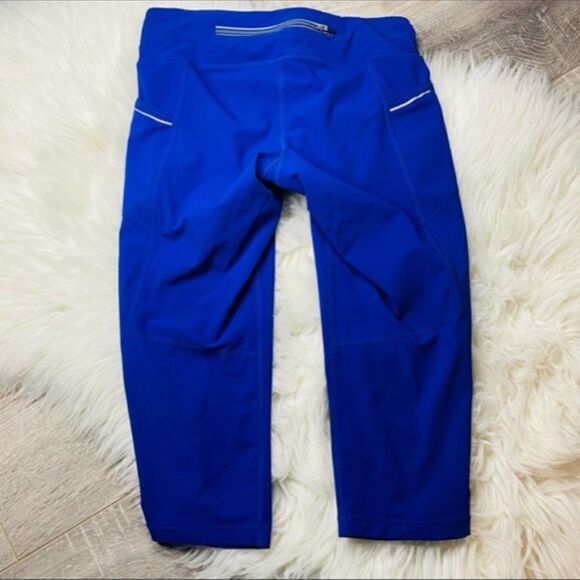 Athleta Dobby Be Free Capri pocket cropped Leggings - Picture 3 of 10